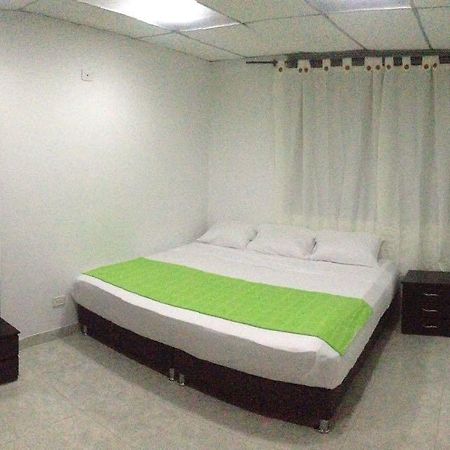 Hostal Deluxe Santander Manizales Exterior photo