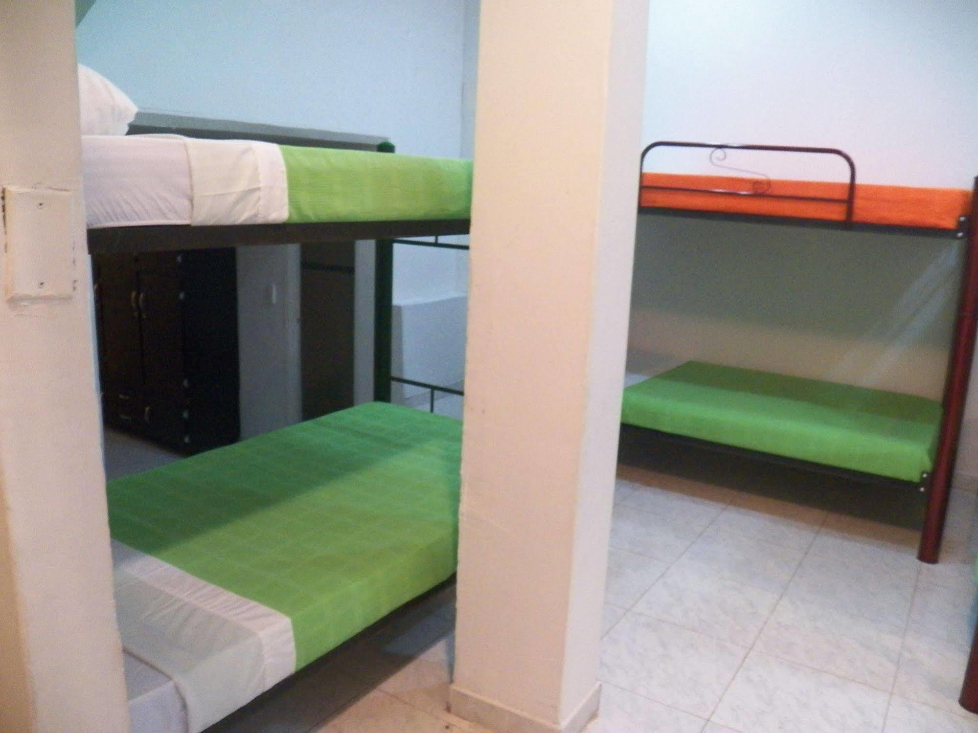 Hostal Deluxe Santander Manizales Exterior photo