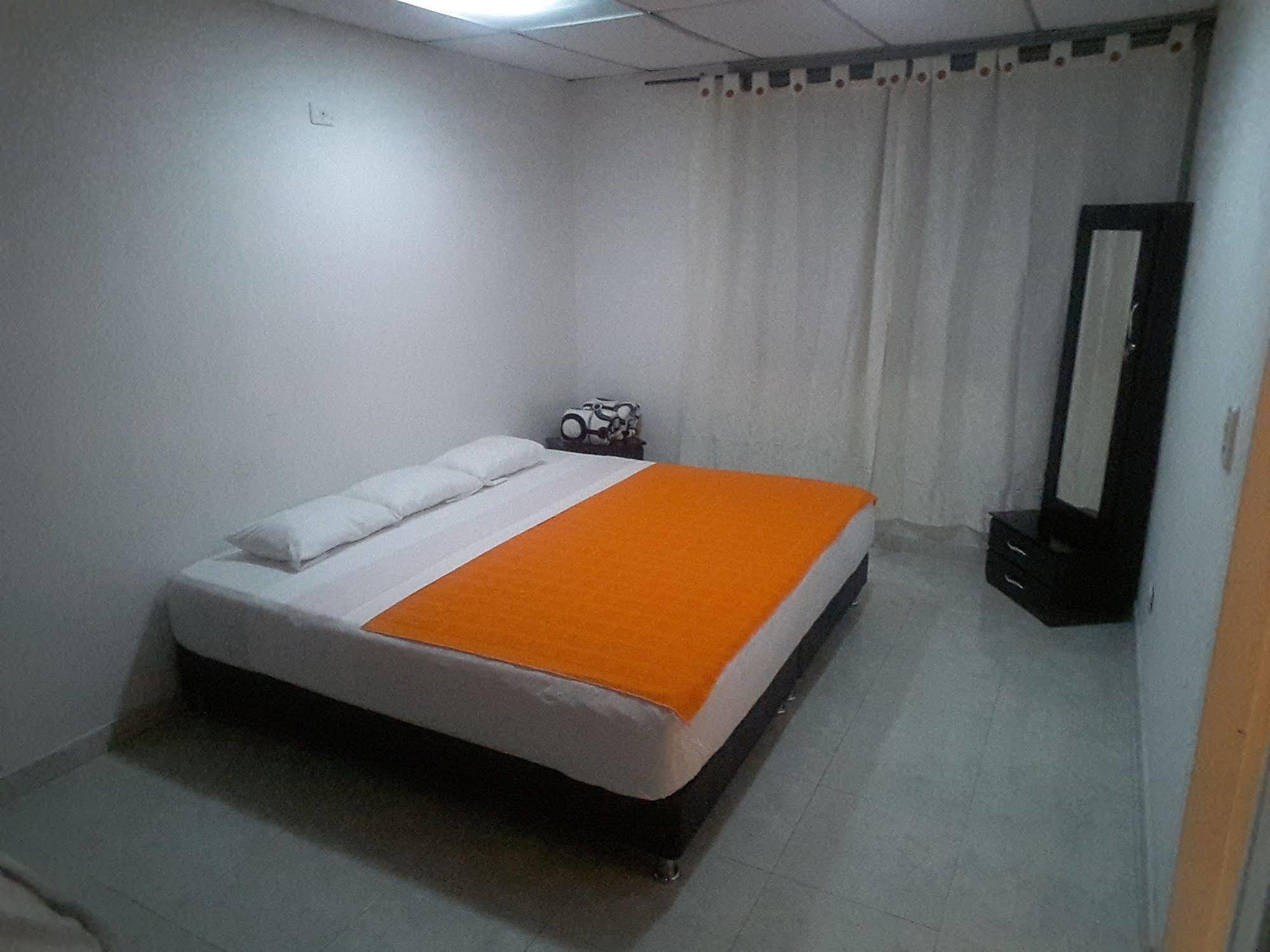 Hostal Deluxe Santander Manizales Exterior photo