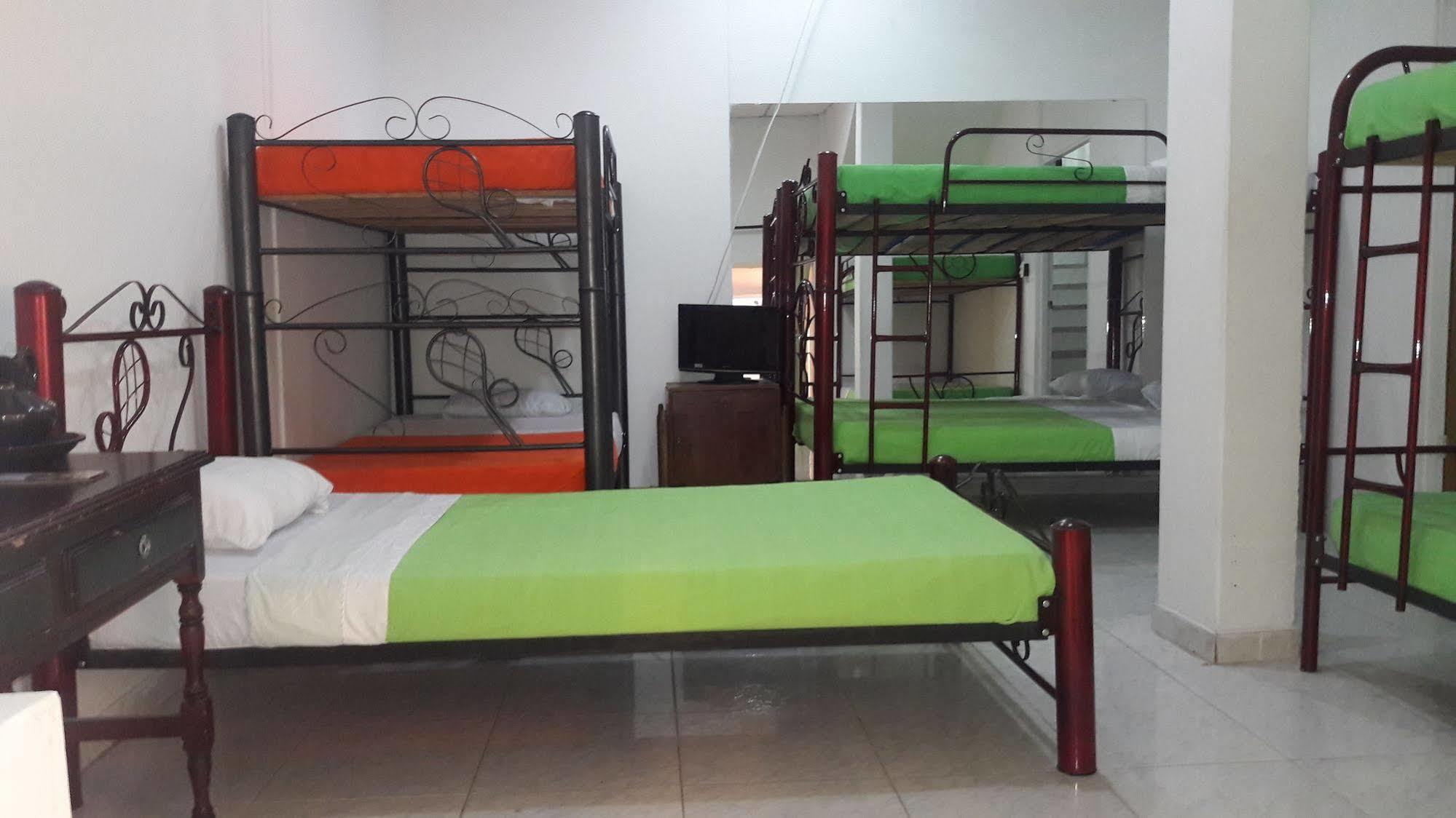 Hostal Deluxe Santander Manizales Exterior photo