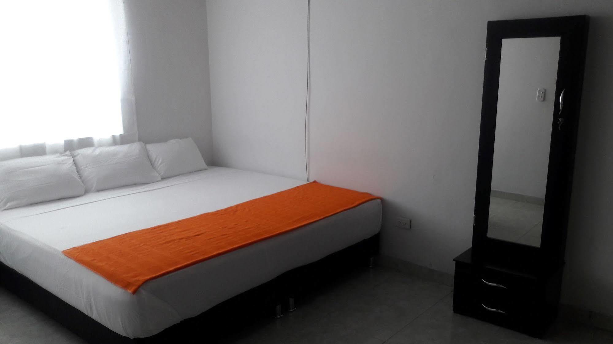 Hostal Deluxe Santander Manizales Exterior photo
